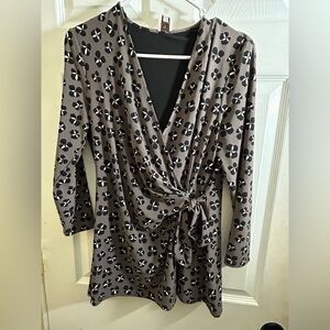 Anne Klein Black and Gray Patterned top